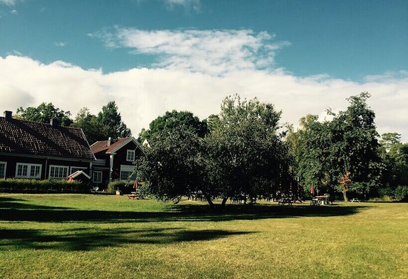 Lövhagens Café & Vandrarhem