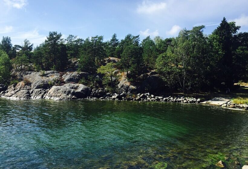 Lövhagens Café & Vandrarhem