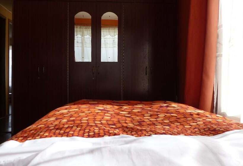 Maytenus Bed And Breakfast   Hostel