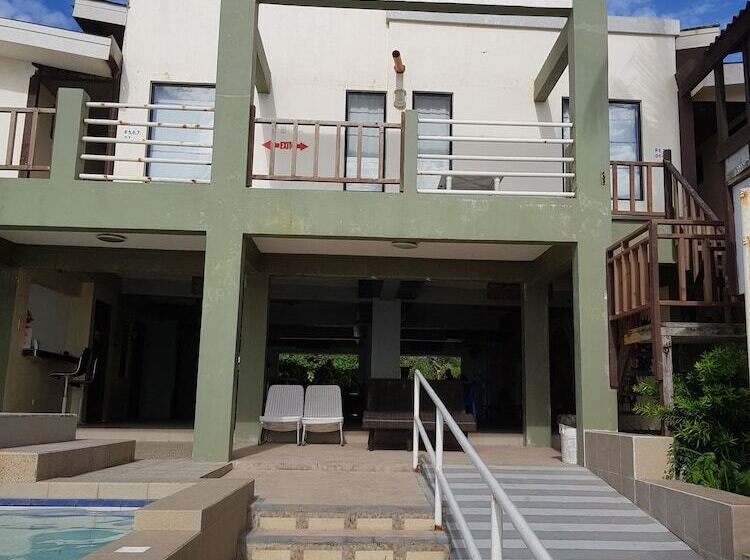 בית מלון כפרי Miami Heat Beach Resort