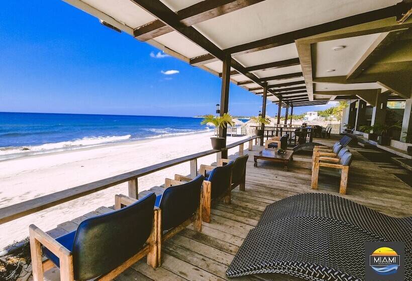 בית מלון כפרי Miami Heat Beach Resort