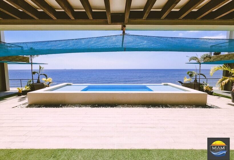 בית מלון כפרי Miami Heat Beach Resort