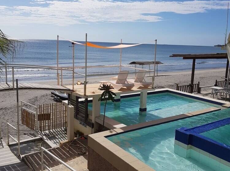 בית מלון כפרי Miami Heat Beach Resort