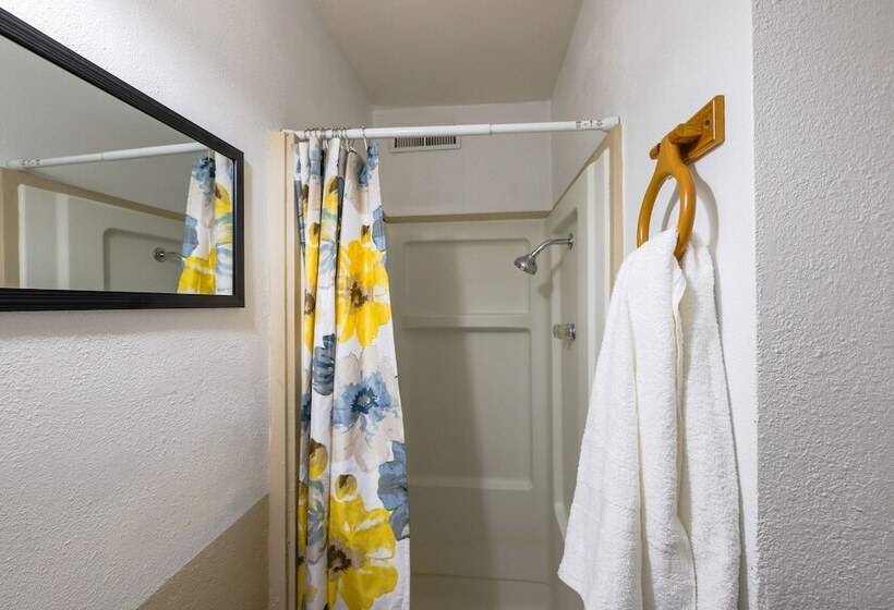 فندق على الطريق Cottage Inn