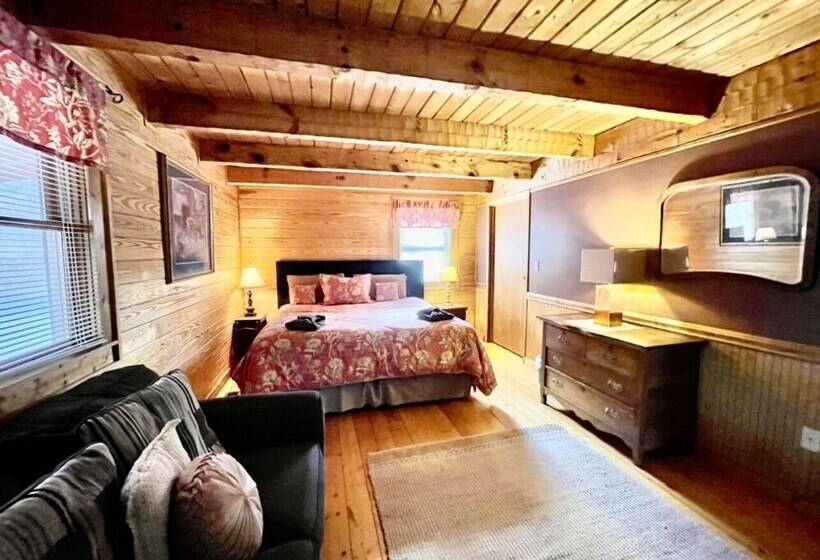 Olde Tyme Way Cabins 3526