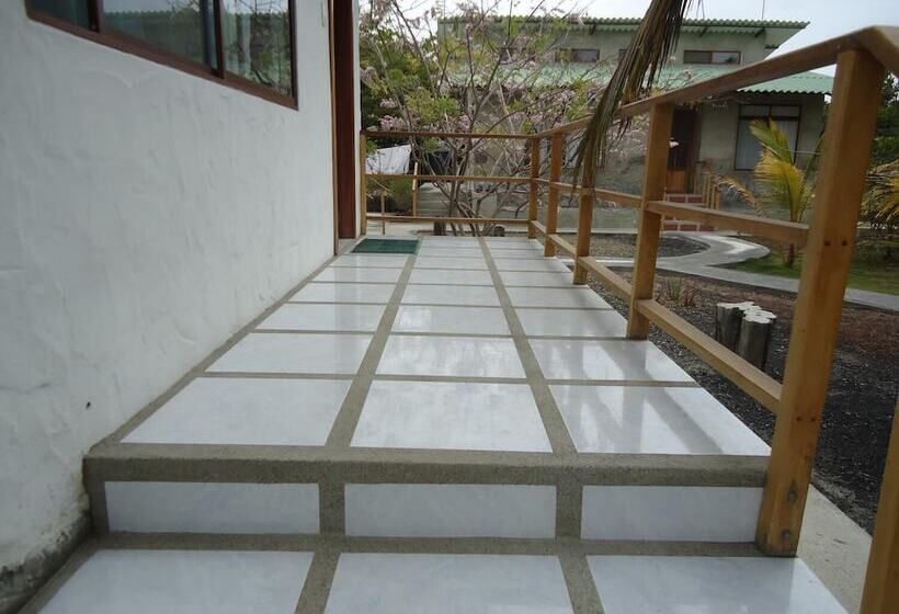 بنسيون Cartago Bay