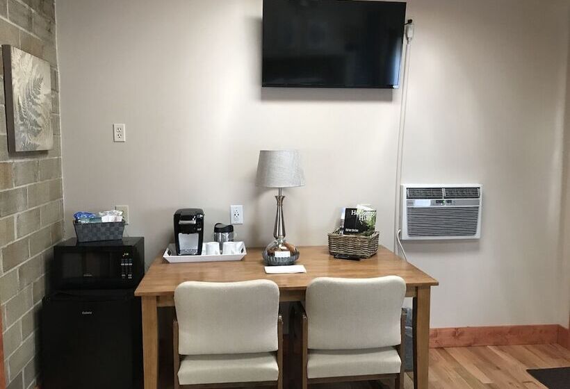 펜션 Hocking Hills Inn