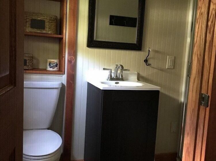 펜션 Hocking Hills Inn