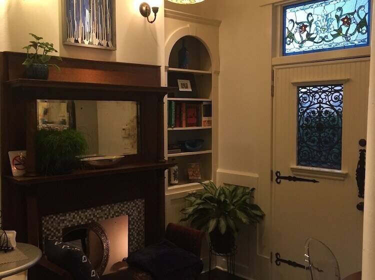 بنسيون John Thomas Bed And Bath