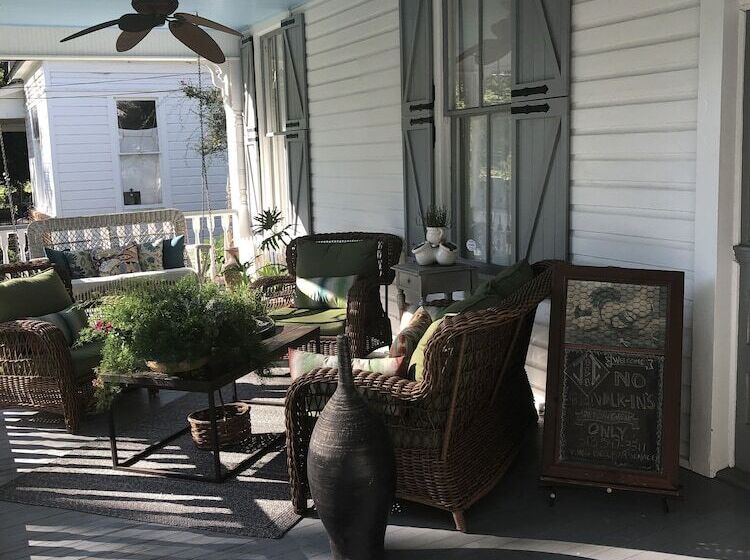 بنسيون John Thomas Bed And Bath