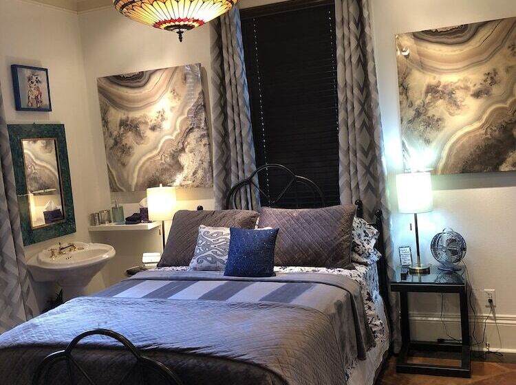 بنسيون John Thomas Bed And Bath