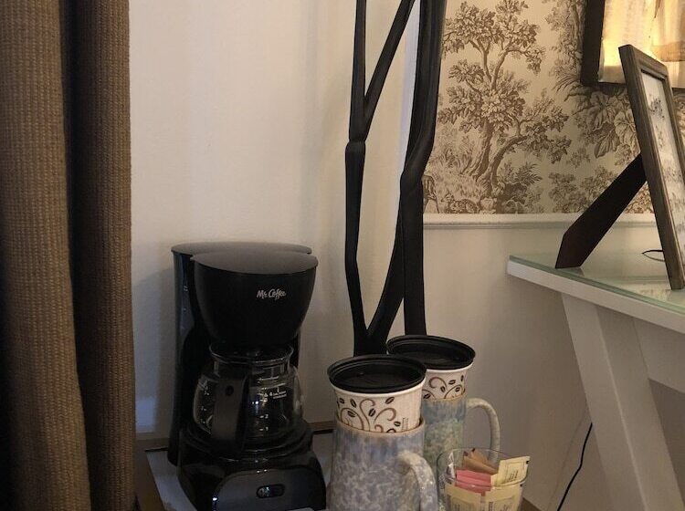 بنسيون John Thomas Bed And Bath