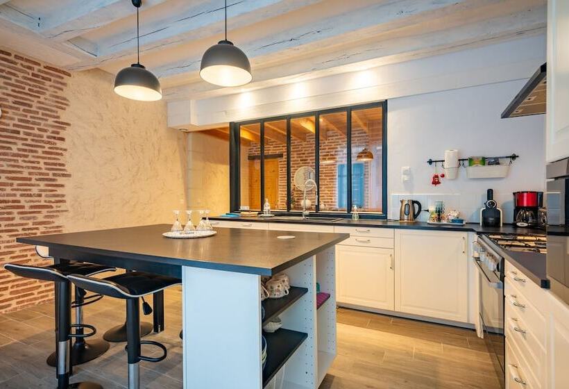 Пансион La Tour De Lierre 2