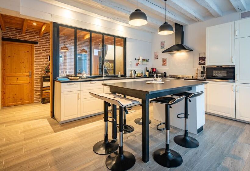 Пансион La Tour De Lierre 2