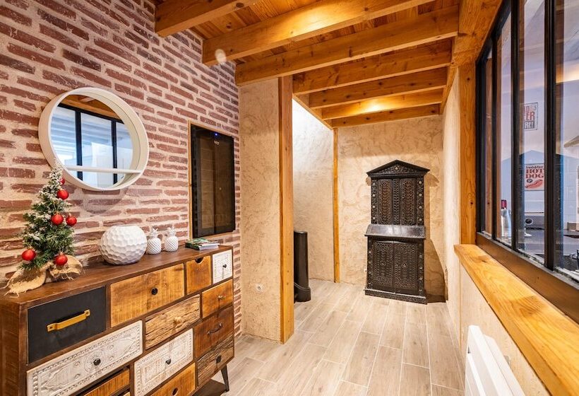 Пансион La Tour De Lierre 2