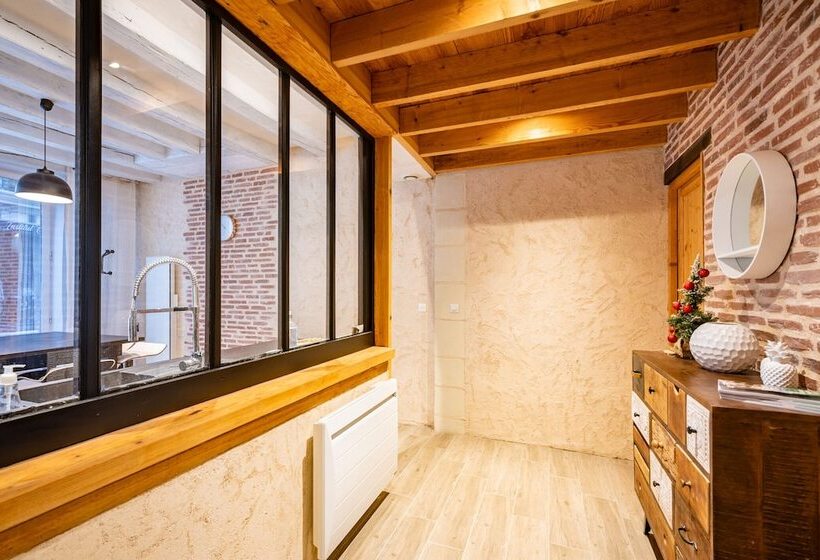 Пансион La Tour De Lierre 2