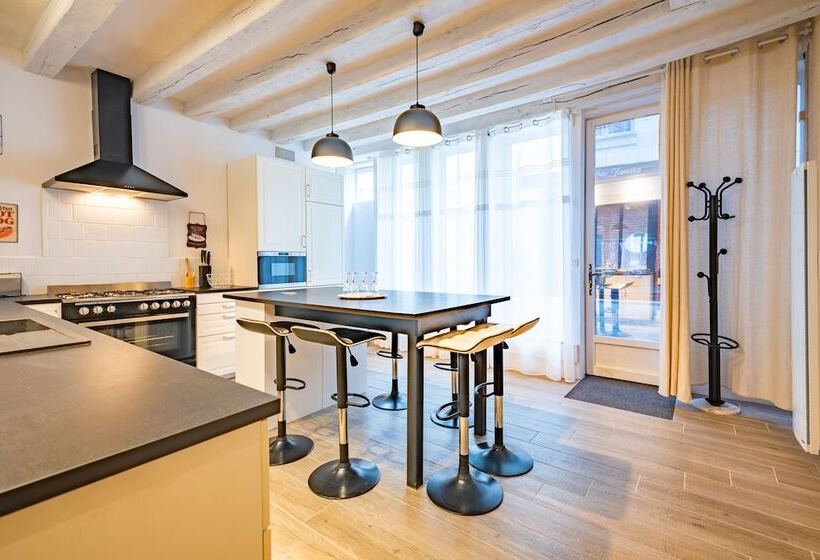 Пансион La Tour De Lierre 2