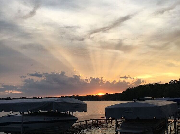 بنسيون Lake Ripley Lodge W Lake Front Rooms, Grand Porch, Kayaks & Paddleboard