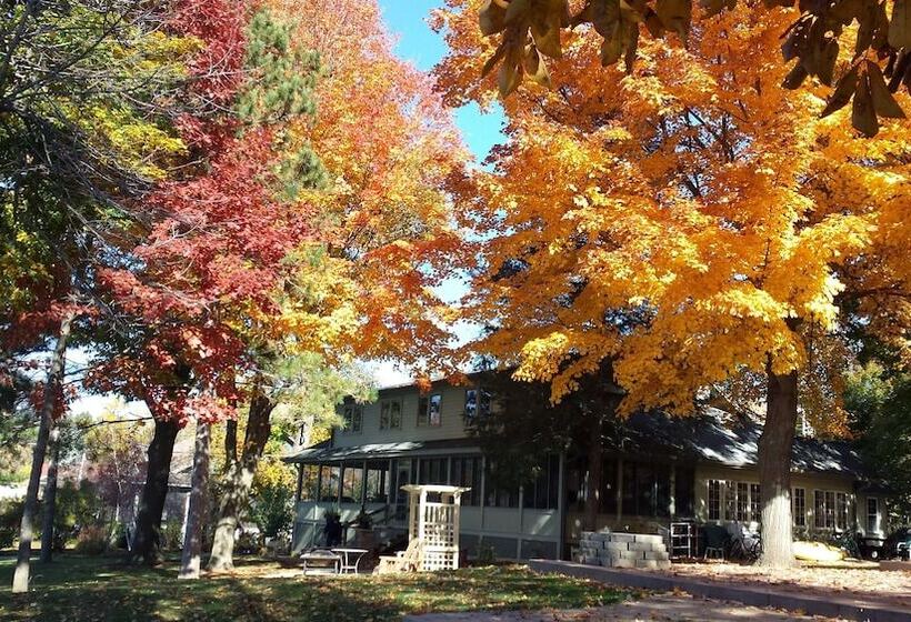 بنسيون Lake Ripley Lodge W Lake Front Rooms, Grand Porch, Kayaks & Paddleboard