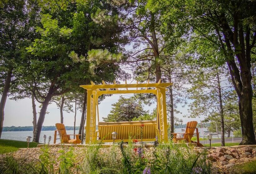 بنسيون Lake Ripley Lodge W Lake Front Rooms, Grand Porch, Kayaks & Paddleboard