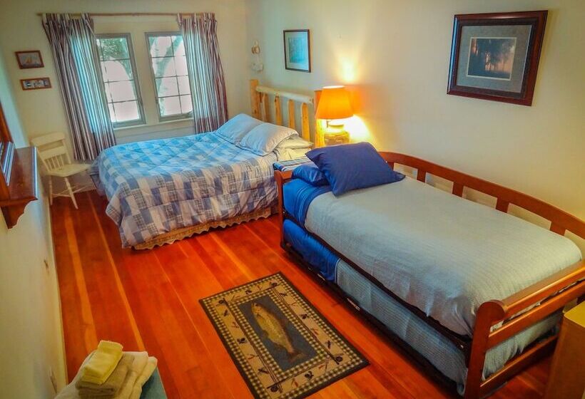 بنسيون Lake Ripley Lodge W Lake Front Rooms, Grand Porch, Kayaks & Paddleboard