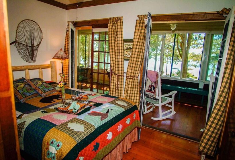 بنسيون Lake Ripley Lodge W Lake Front Rooms, Grand Porch, Kayaks & Paddleboard