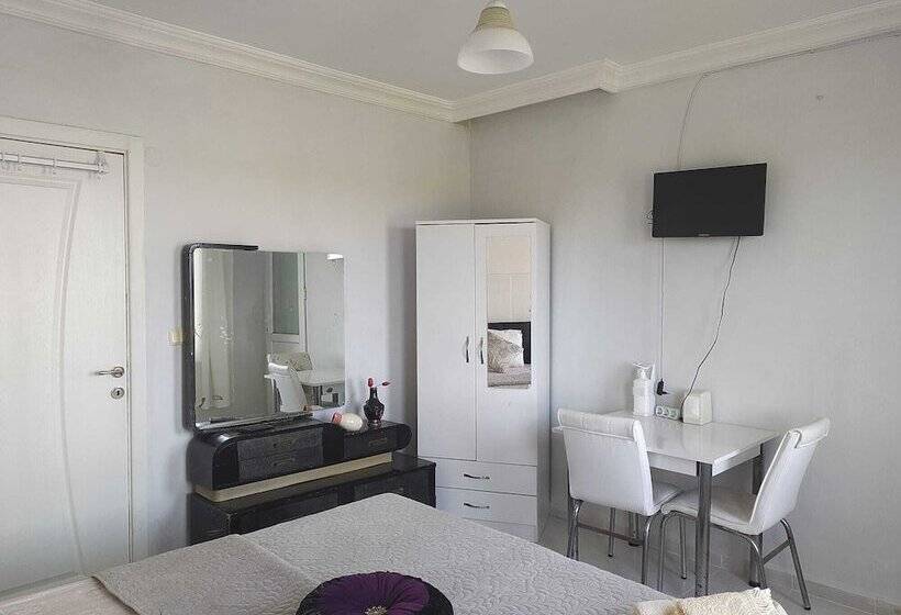 Pensione Lara Konukevi