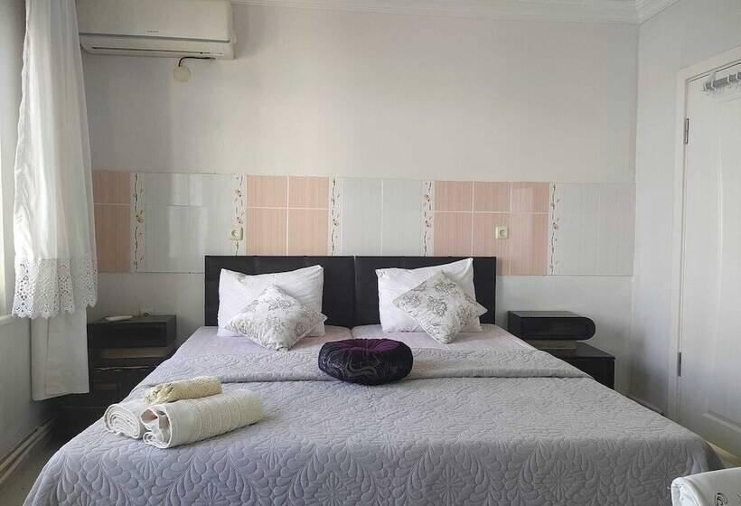 Pensione Lara Konukevi