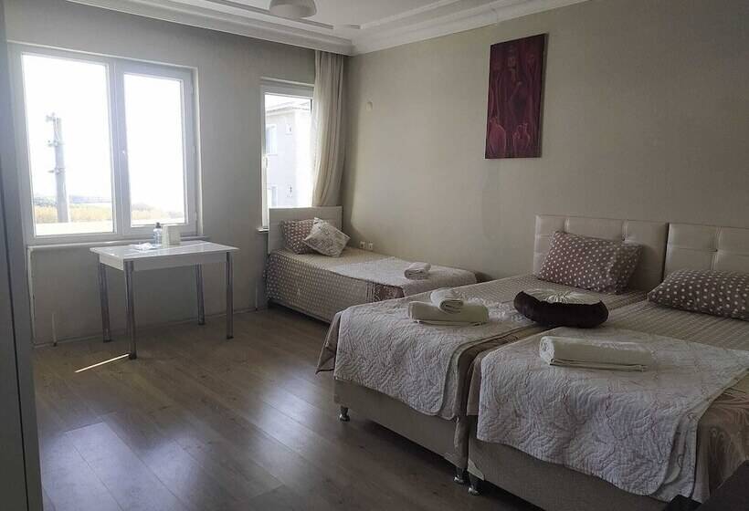 Pensione Lara Konukevi