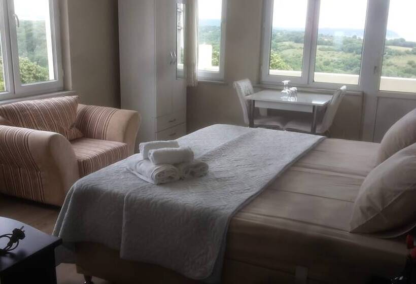 Pensione Lara Konukevi