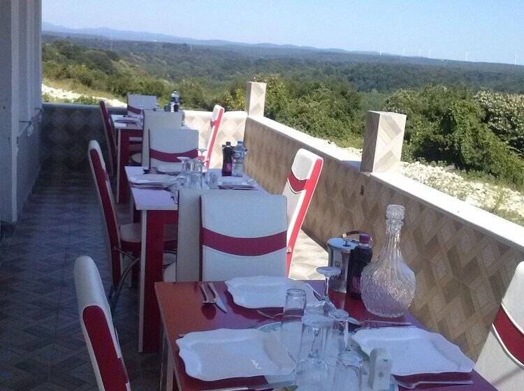 Pensione Lara Konukevi