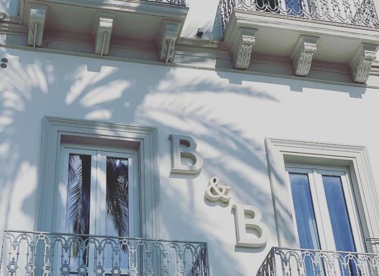 펜션 Liberty Palace