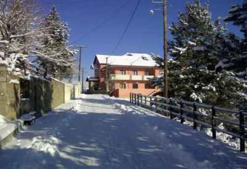 פנסיון Nefeli Guesthouse