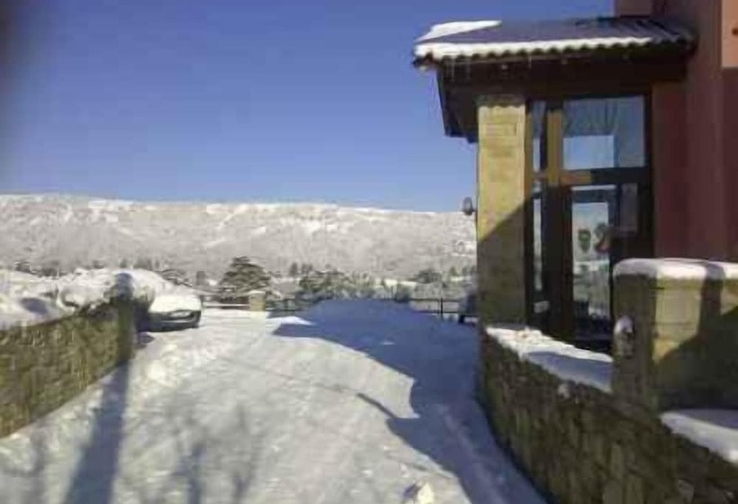 פנסיון Nefeli Guesthouse