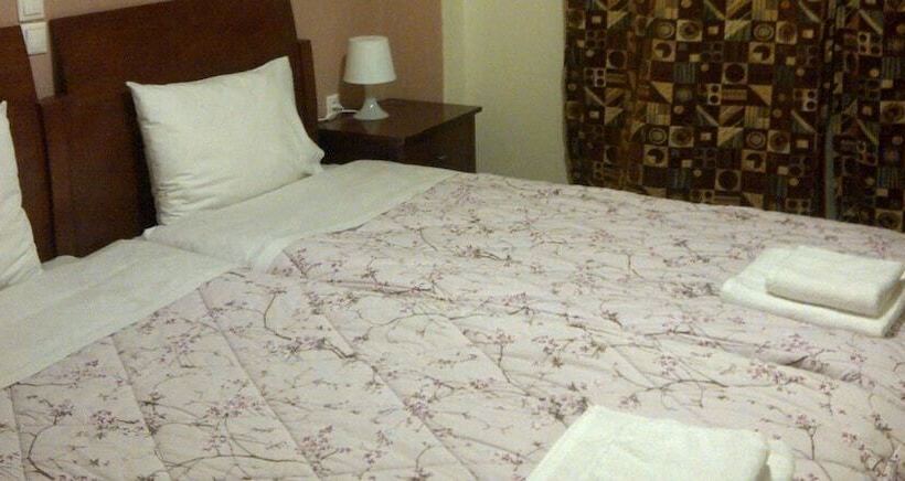 פנסיון Nefeli Guesthouse