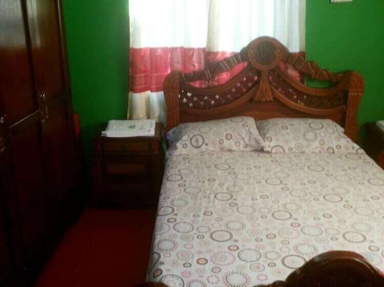 ペンション Posada Adalides