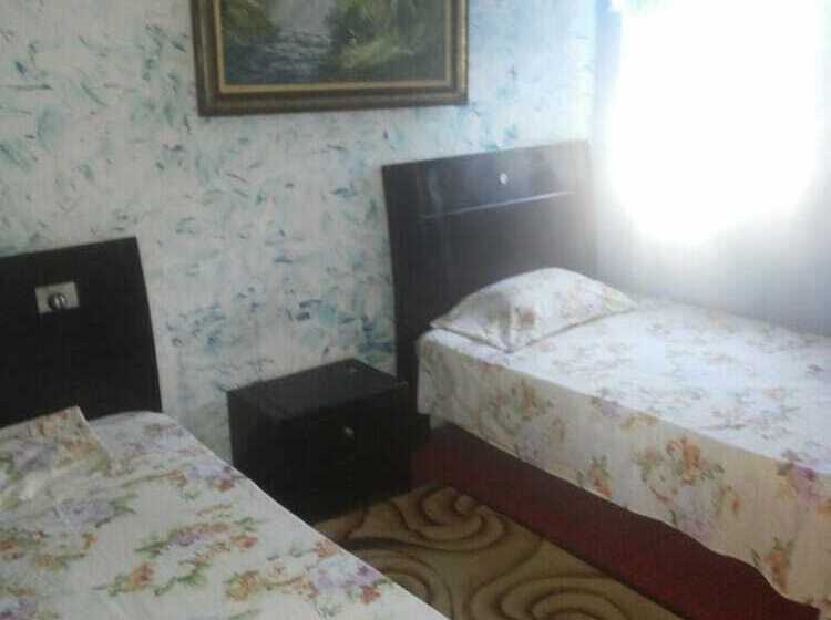 ペンション Posada Adalides