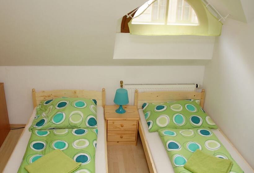 پانسیون Rooms Novobranská A Orlí