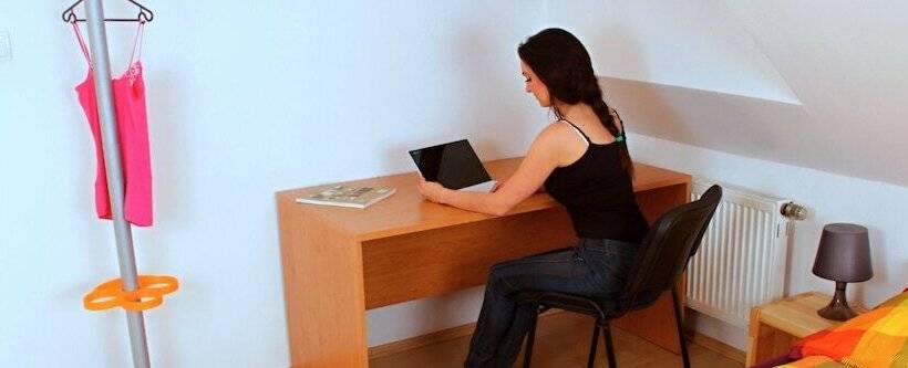 پانسیون Rooms Novobranská A Orlí