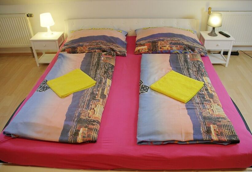 پانسیون Rooms Novobranská A Orlí