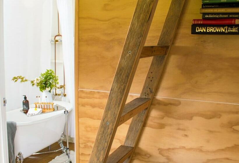 پانسیون The Estate Koroit Boutique