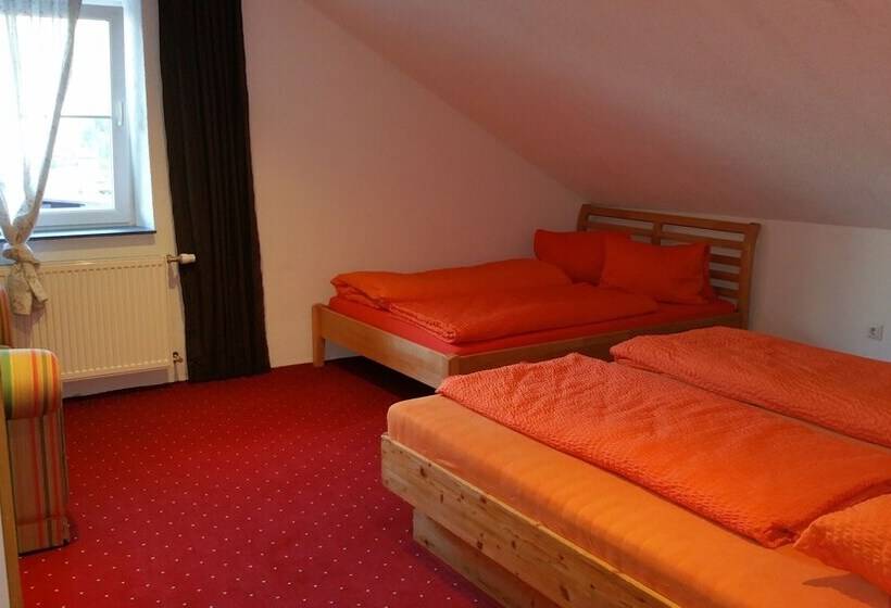 Пансион Tiroler Landhaus Oetztal