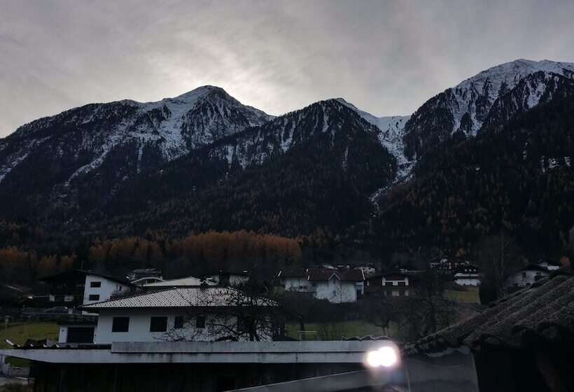 Пансион Tiroler Landhaus Oetztal