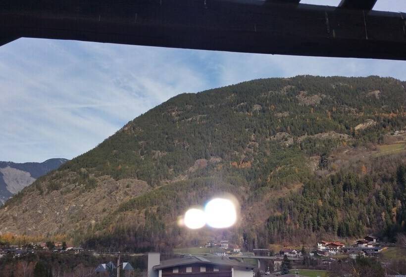 Пансион Tiroler Landhaus Oetztal