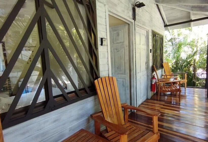 Raratonga Hotel &  Apartments