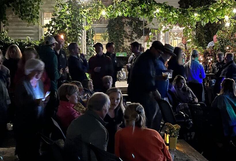 The Stagecoach Inn Bed & Breakfast And Five20 Social Stop