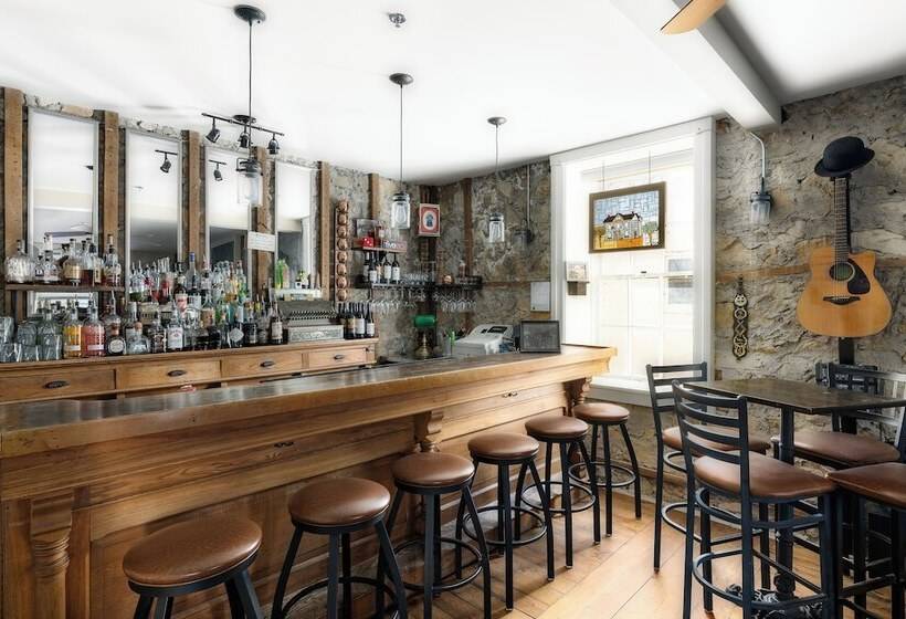 The Stagecoach Inn Bed & Breakfast And Five20 Social Stop