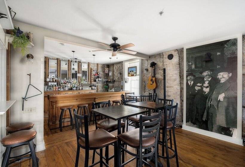 The Stagecoach Inn Bed & Breakfast And Five20 Social Stop