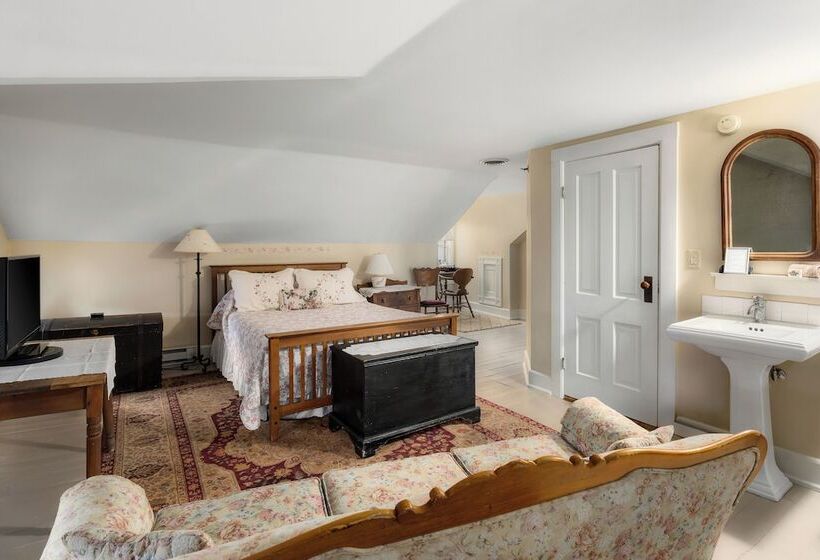 The Stagecoach Inn Bed & Breakfast And Five20 Social Stop