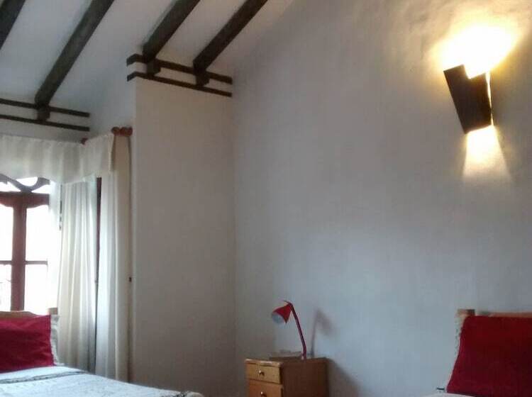 Tinva Hostal   Hostel